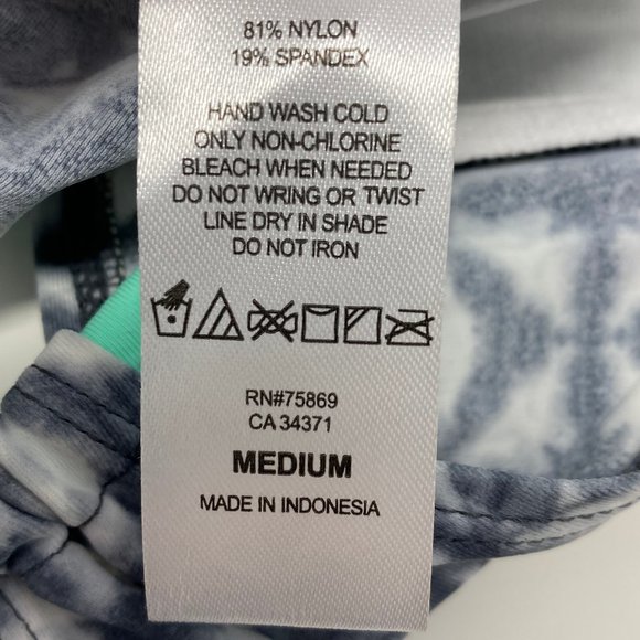 Malibu M Medium Bikini Top Dream Girl Underwire Gray Green Tie String NWT Zumiez - Picture 10 of 10